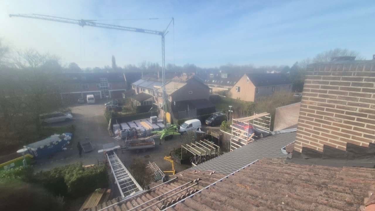 Dakpannen teruggeplaatst na lekkage Groningen