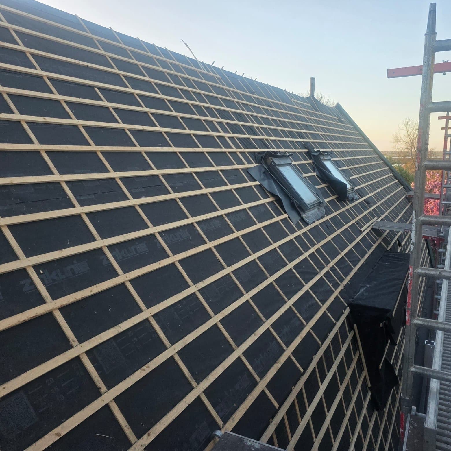 Bitumen dak vervangen op aanbouw in Utrecht – nieuw plat dak